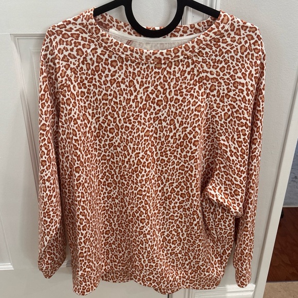 Lou & Grey Tops - [🆕] NWT! Lou & Grey Leopard Oversized Sweatshirt- Petite M